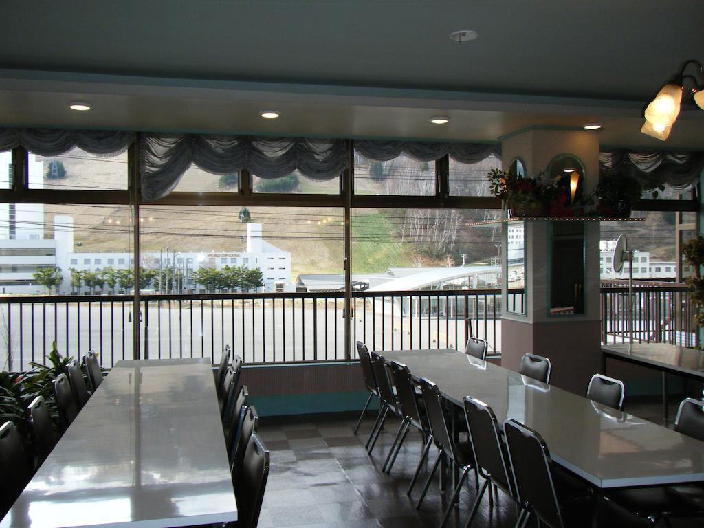 Hotel Tomiya Yuzawa (Niigata) Bagian luar foto